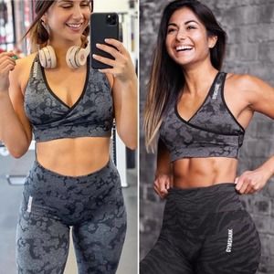 Gymshark Camo Seamless Sports Bra in Black Size Small Push-up straps style